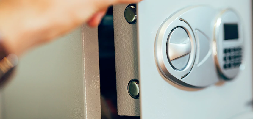 Fingerprint Safe Openers in Williams, CA